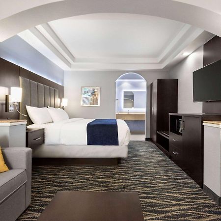 Days Inn & Suites By Wyndham Houston Hobby Airport Zewnętrze zdjęcie