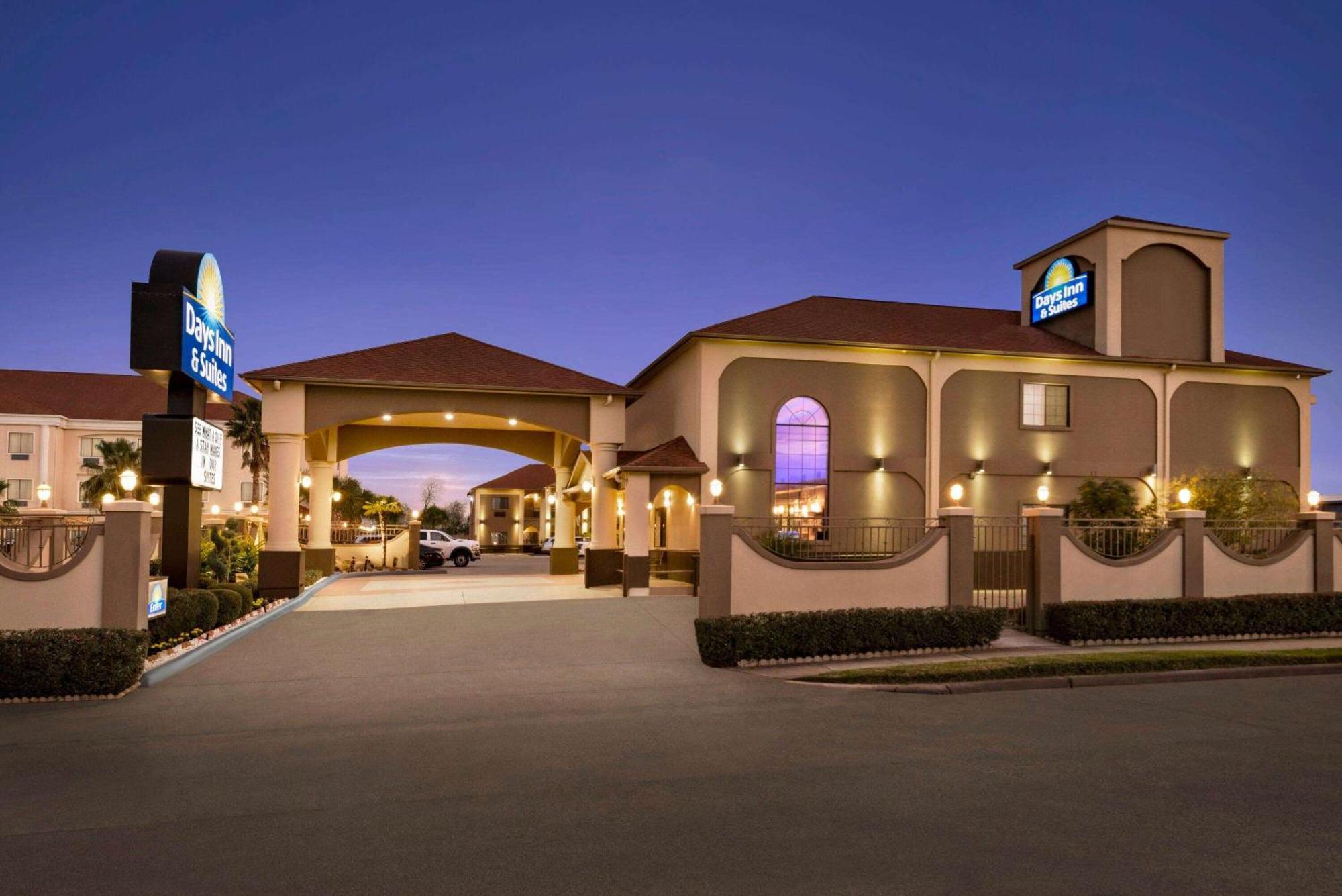 Days Inn & Suites By Wyndham Houston Hobby Airport Zewnętrze zdjęcie