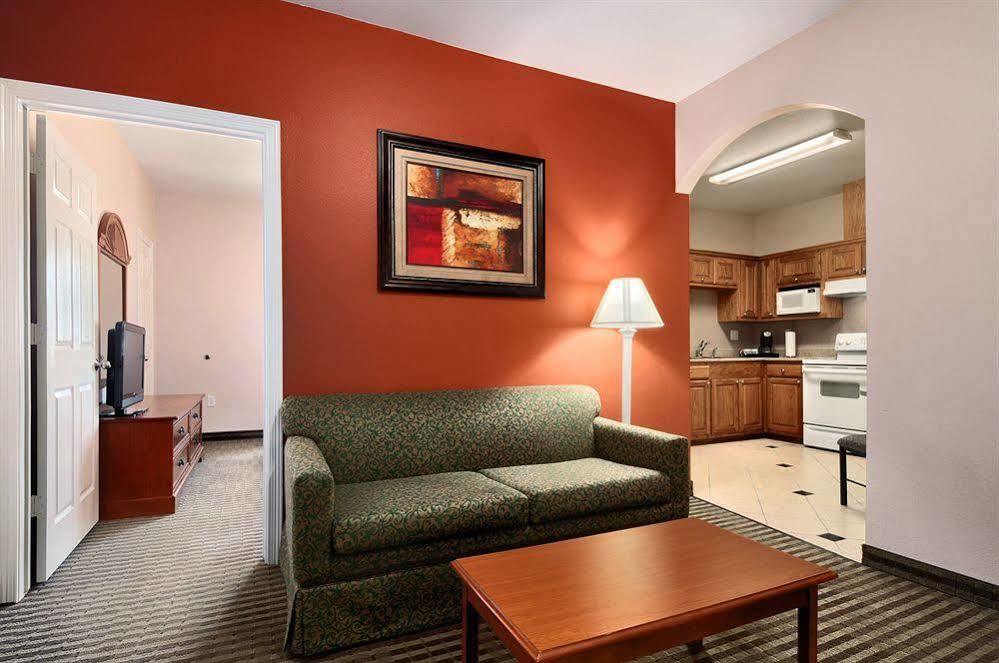 Days Inn & Suites By Wyndham Houston Hobby Airport Zewnętrze zdjęcie